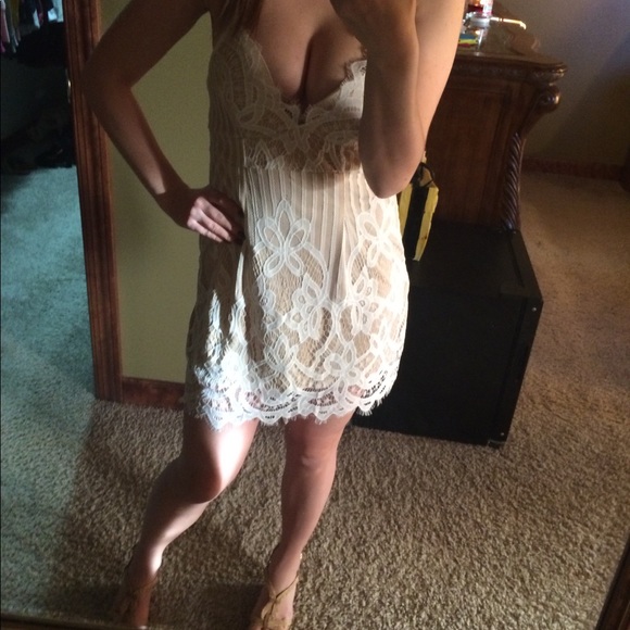 Lace dress!! - Picture 2 of 4